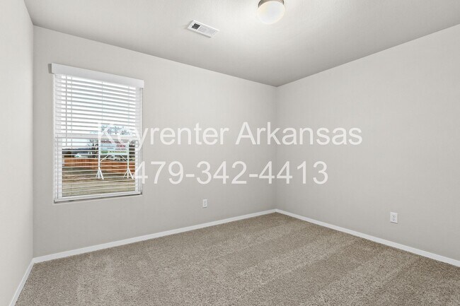 Building Photo - Gorgeous home ready for you!