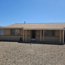 Building Photo - 9845 N 105th Dr