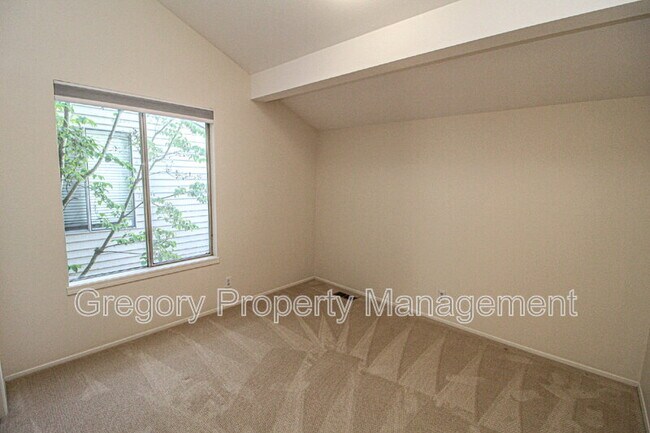 Building Photo - 7250 Old Redmond Rd