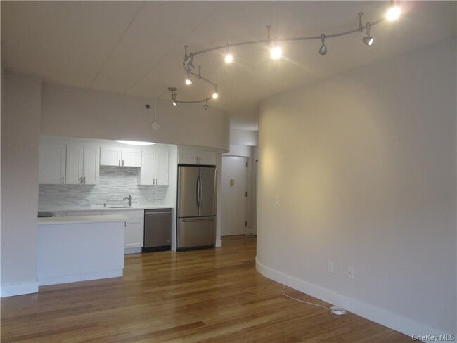 Building Photo - 123 Mamaroneck Ave