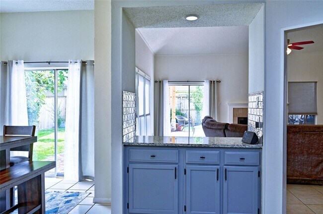 Building Photo - 7407 Creekfield Dr