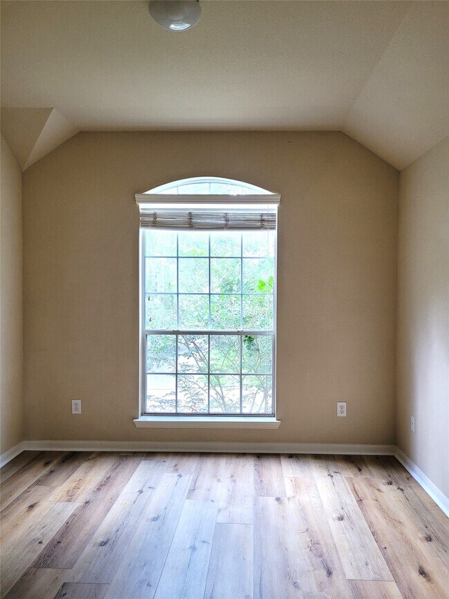 Building Photo - 26319 Longview Creek Dr