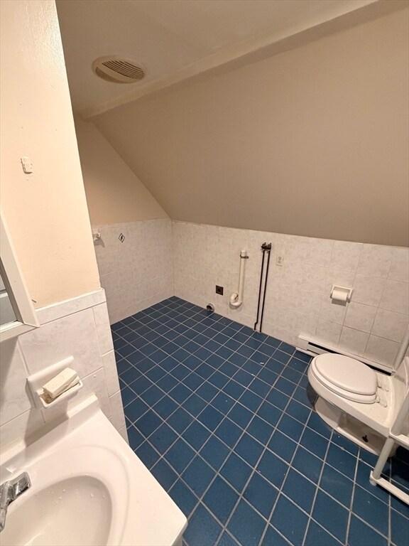 Building Photo - 52 Tufts Ave