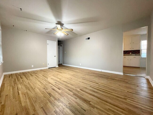 Building Photo - 3 bedroom home