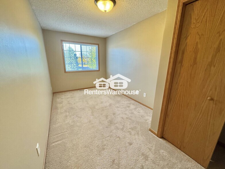 Building Photo - 17119 Eastwood Ave