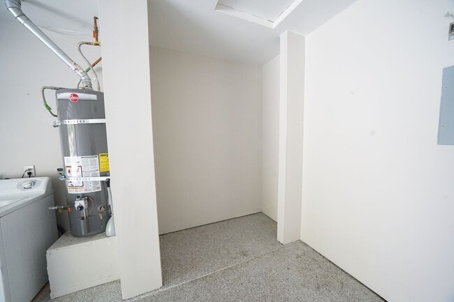 Building Photo - 5250 S Rainbow Blvd