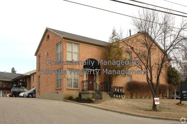Building Photo - 2000 Peabody Ln