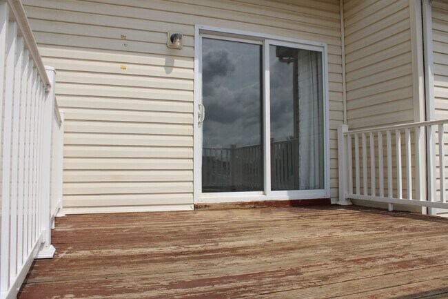 Building Photo - 1236 Ledge Dr