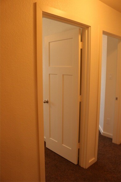 Building Photo - 10535 Mills Rd