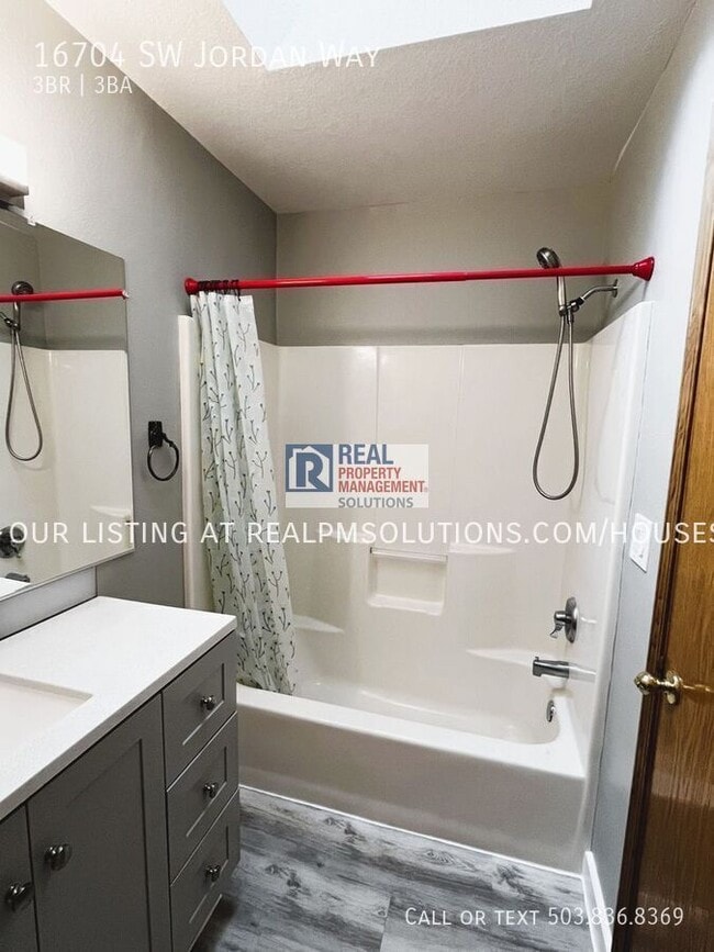 Building Photo - 16704 SW Jordan Way