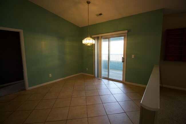 Building Photo - 120 Breezewood Dr