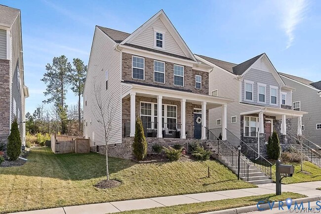 Building Photo - 16913 Thornapple Run