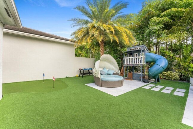 Building Photo - 15398 Sandy Beach Terrace