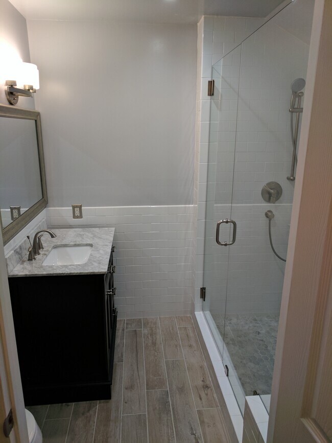 Building Photo - 5852 S Quebec Ave