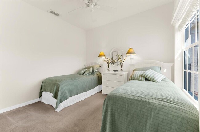 Building Photo - 4500 Streamside Ct