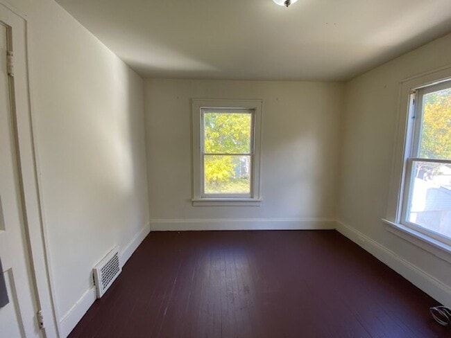 Building Photo - Big & Charming on a Corner Lot—6BR, Decora...