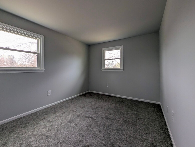 Building Photo - 1583 Yeakel Way