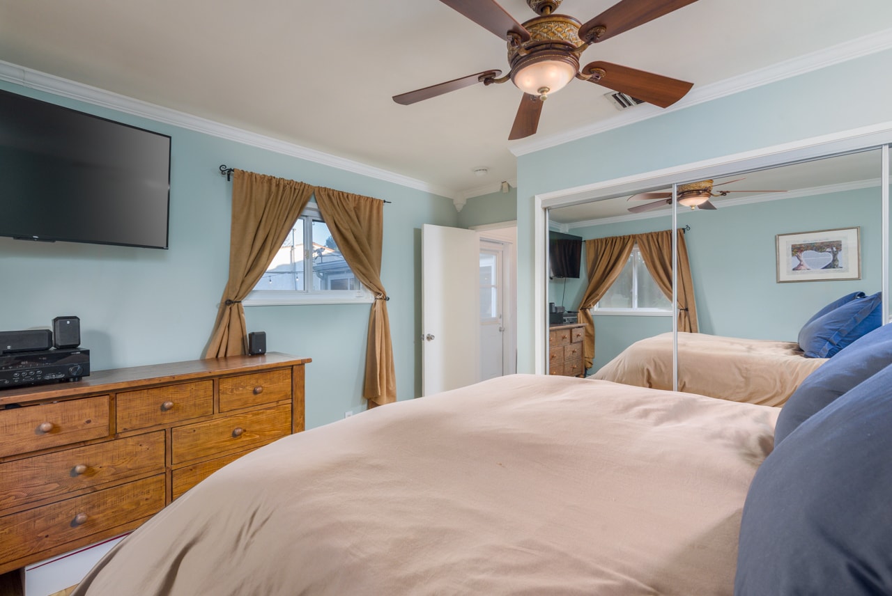 Building Photo - 16641 Gilmore St