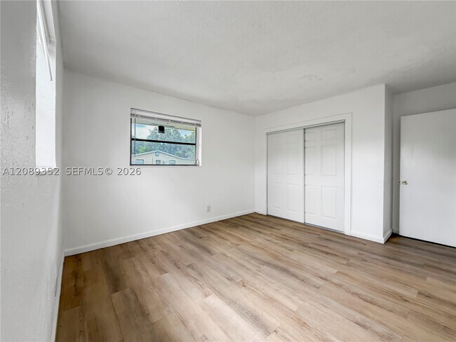 Building Photo - 1725 NW 54th Terrace