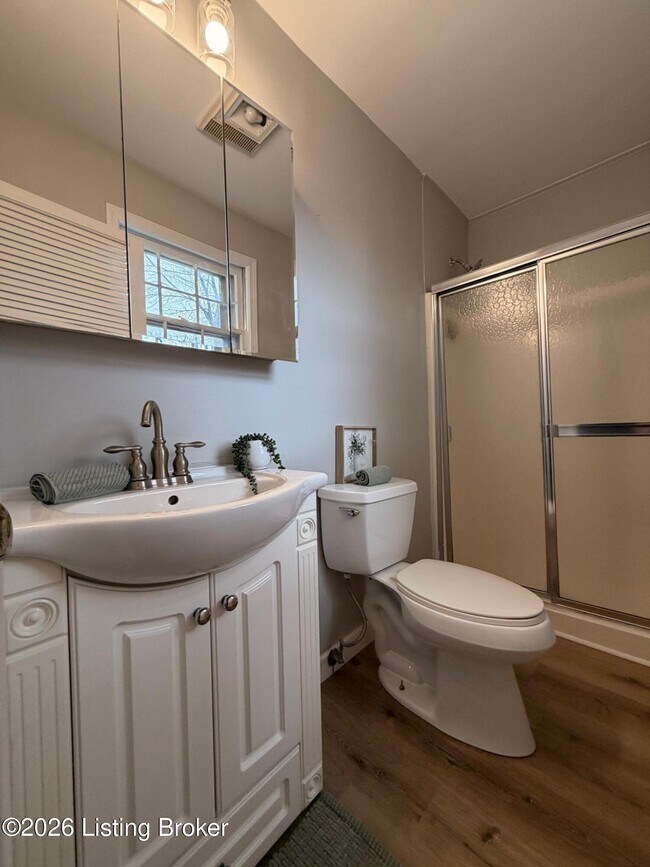 Building Photo - 634 Cherrywood Dr