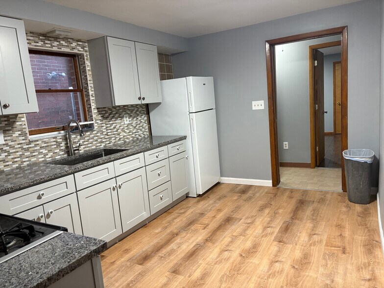 Building Photo - 516 Cato St