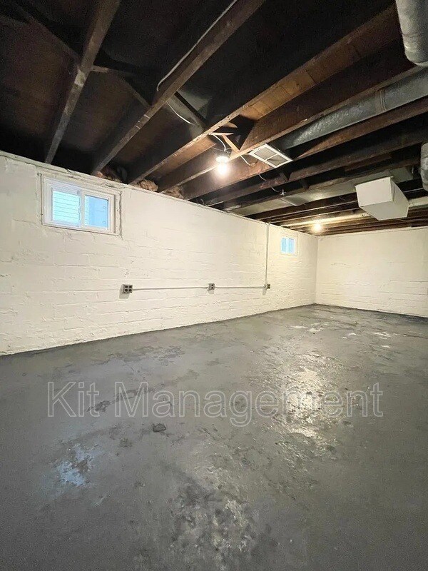 Building Photo - 581 Colima Dr