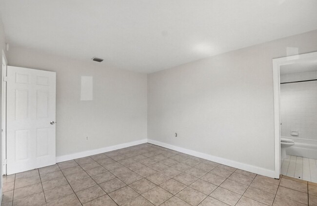 Building Photo - 775 Snead Cir