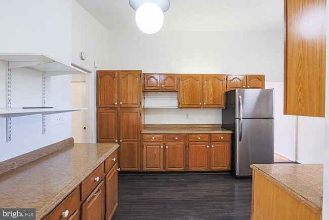 Building Photo - 2421 Lightfoot Dr