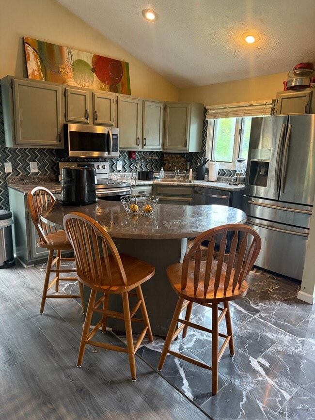 Building Photo - Furnished 2-Bedroom Condo at Eagle Pointe