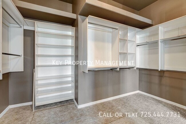 Building Photo - 2240 Sun Cliffs St