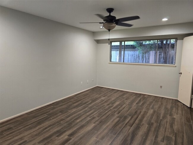 Building Photo - 12968 Trail Hollow Dr