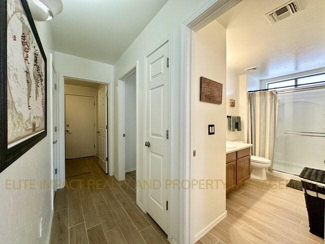 Building Photo - 10582 S Margie Pl