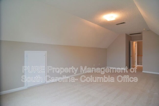 Building Photo - 210 Kingston Forest Dr