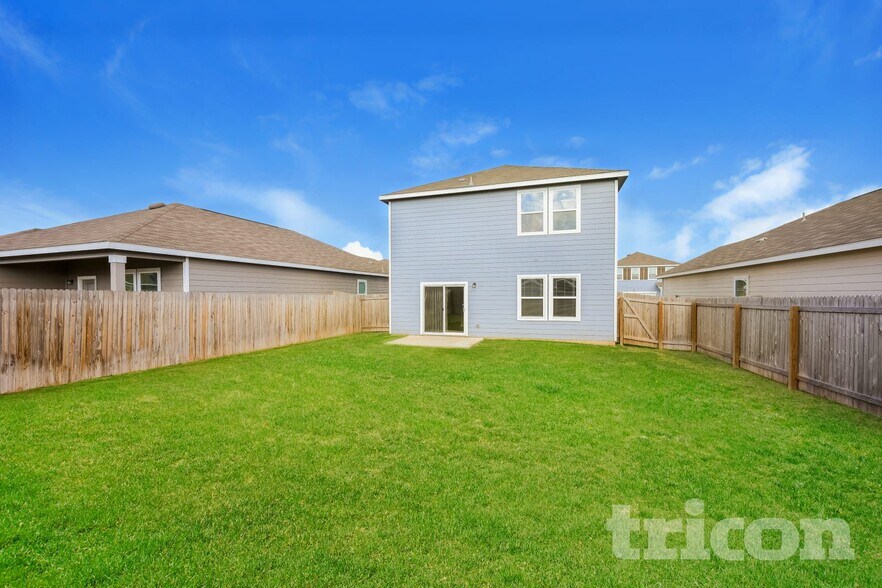 Building Photo - 14326 Palm Ridge