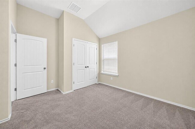 Building Photo - 12913 Pealing Wy