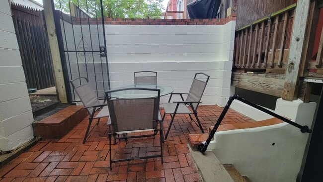 Building Photo - 1/2 Off One Months for a Lease Start by 9/...