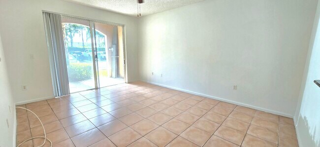 Building Photo - 1000 Scotia Dr