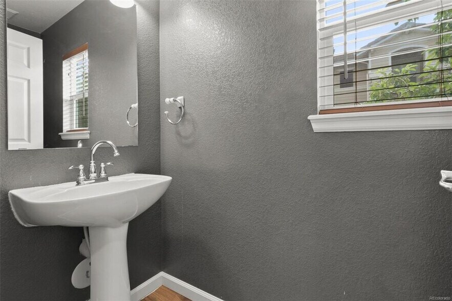 Building Photo - 11811 Bolton Cir