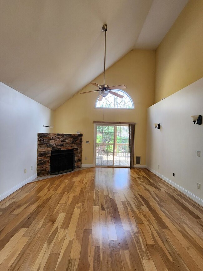Building Photo - 45 Viera Dr