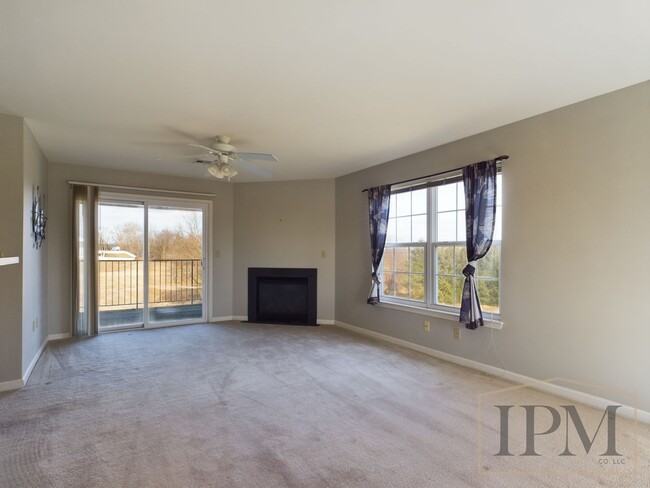 Building Photo - First Month Rent Free! - 3 Bedroom Home in...