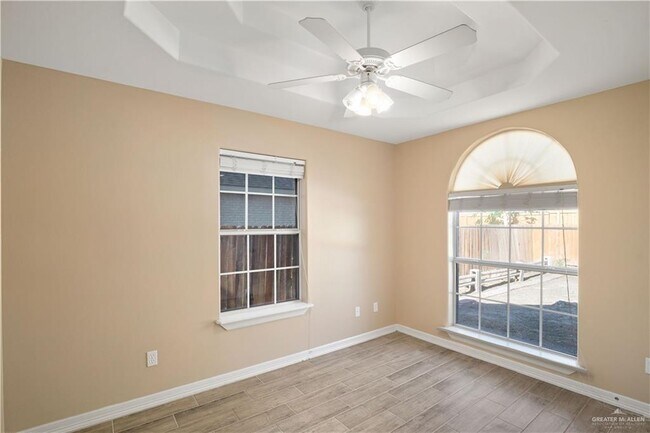 Building Photo - 23 Ora St