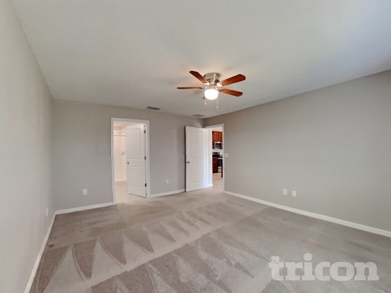 Building Photo - 1721 Broad Winged Hawk Dr