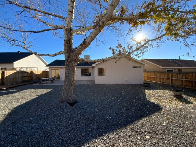 Building Photo - 4 Bedroom Single Story Home Available Near McMahon Blvd NW & Unser Blvd NW!