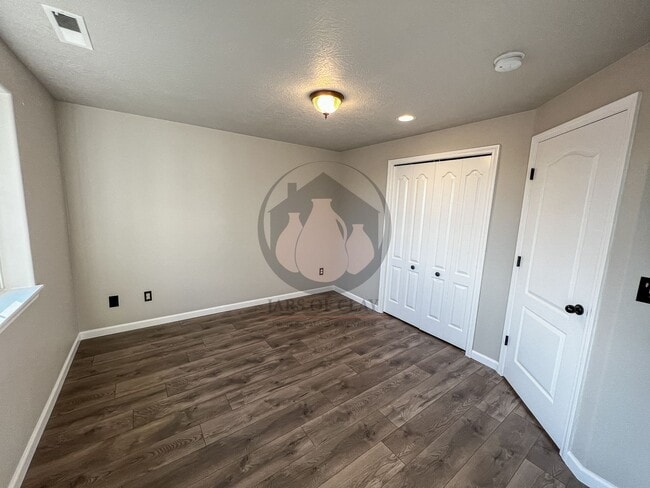 Building Photo - Charming Keizer Home-Coming First week of February