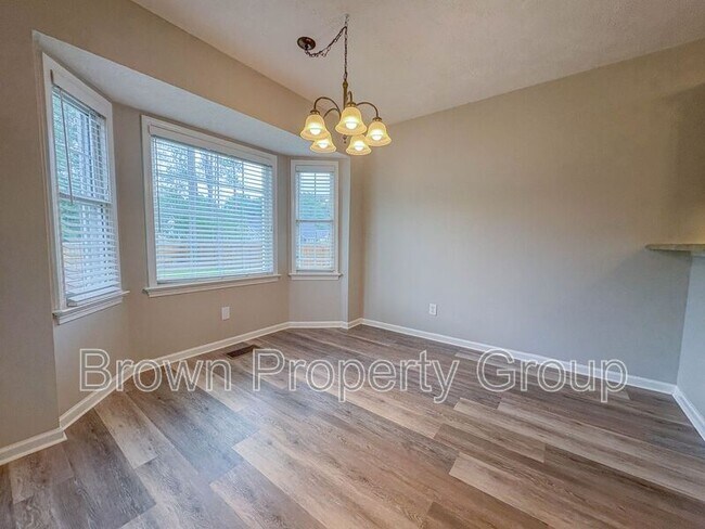 Building Photo - 3426 Broomsgrove Dr