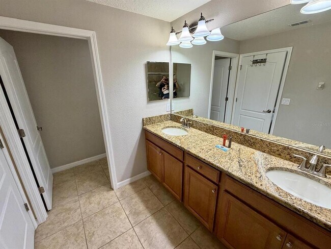 Building Photo - 2979 Banana Palm Dr