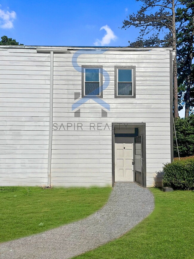 Building Photo - LIMITED-TIME OFFER! Apply today with NO APPLICATION FEE! Terms apply. Call (678) 487-7896, Option...