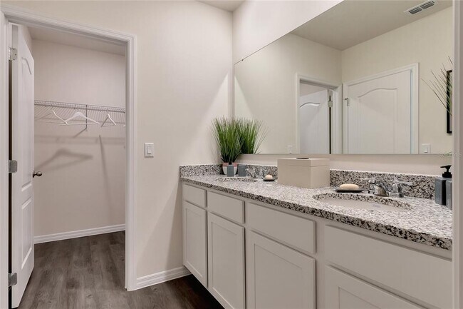 Building Photo - 1720 Cambrelle Wy