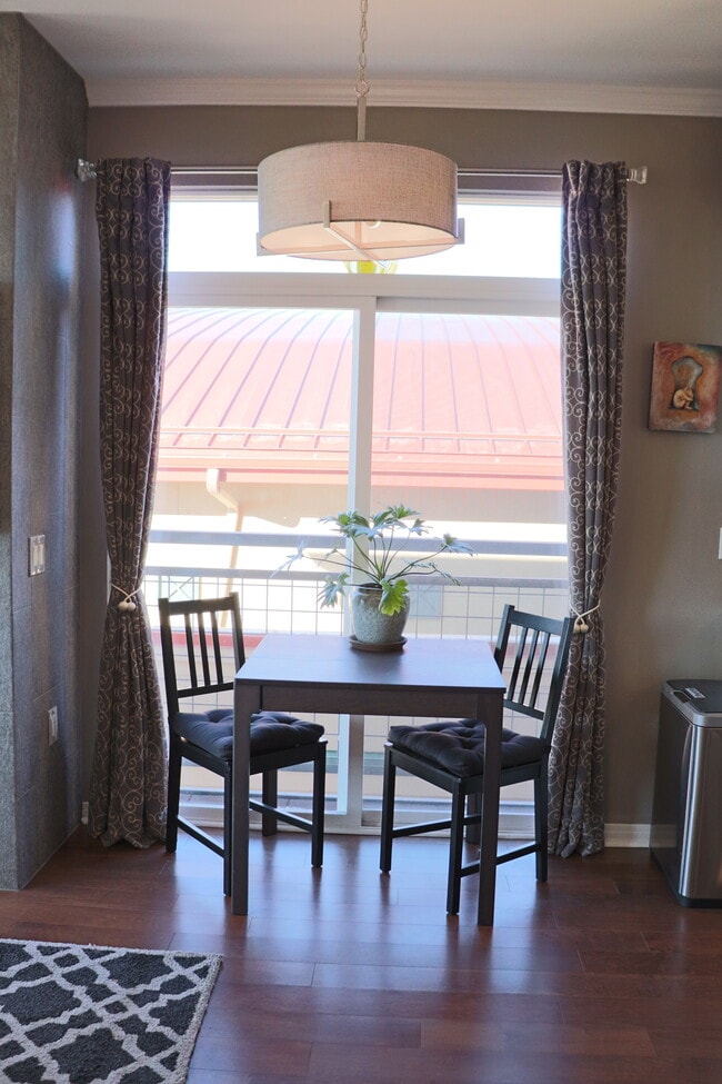 Building Photo - 10184 Park Meadows Dr