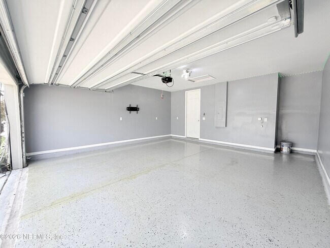 Building Photo - 878 Cedar Slough Dr